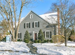 153 Southwood Rd, Fairfield, CT 06825