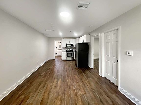 4th image of 27 Cypress St