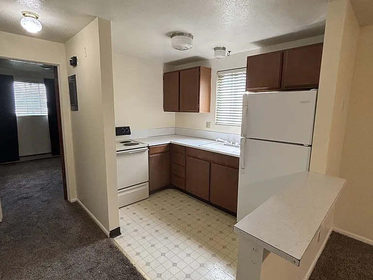 486 Whittier St #11 — Photo 2
