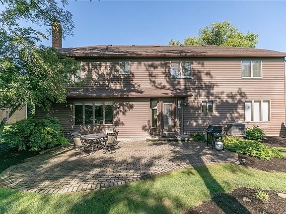 2nd image of 14751 Regency Dr