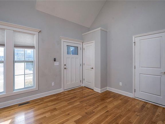 4th image of 11426 Yecker Ave