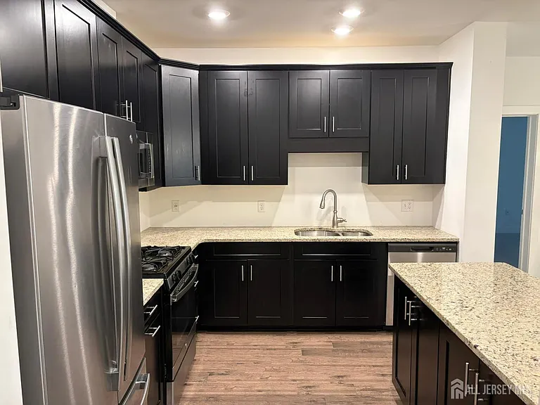 733 Stiller Ln — Photo 4