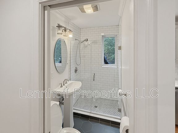 4th image of 14 Pompeii St APT 1