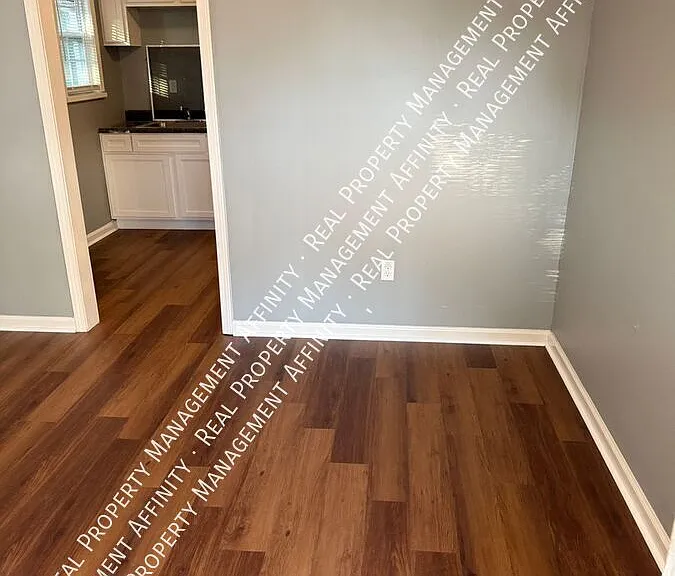 1753 Bismark St #B — Photo 5