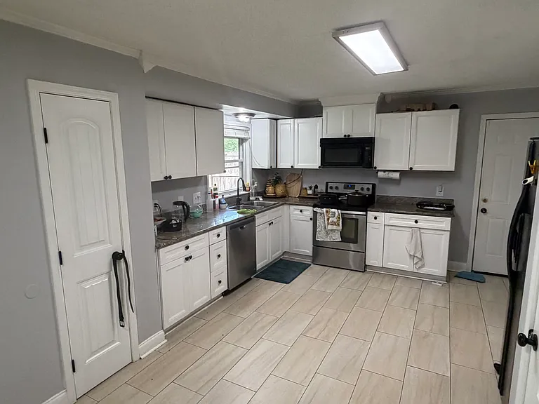 15921 McNeil Ave — Photo 6
