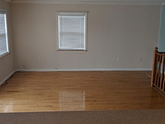 4th image of 109 E Pago Pago Dr