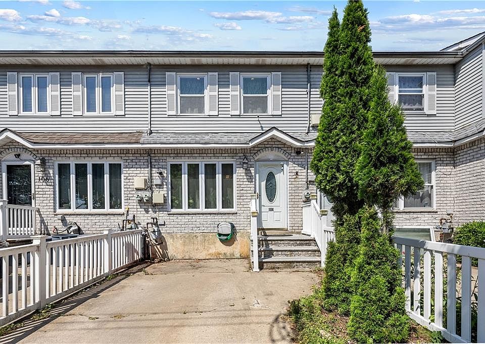 1st image of 104 Pearsall St