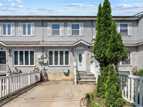 104 Pearsall St, Staten Island, NY 10305