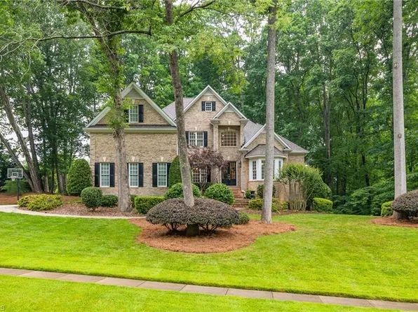 7103 Lake Henson Dr, Summerfield, NC 27358