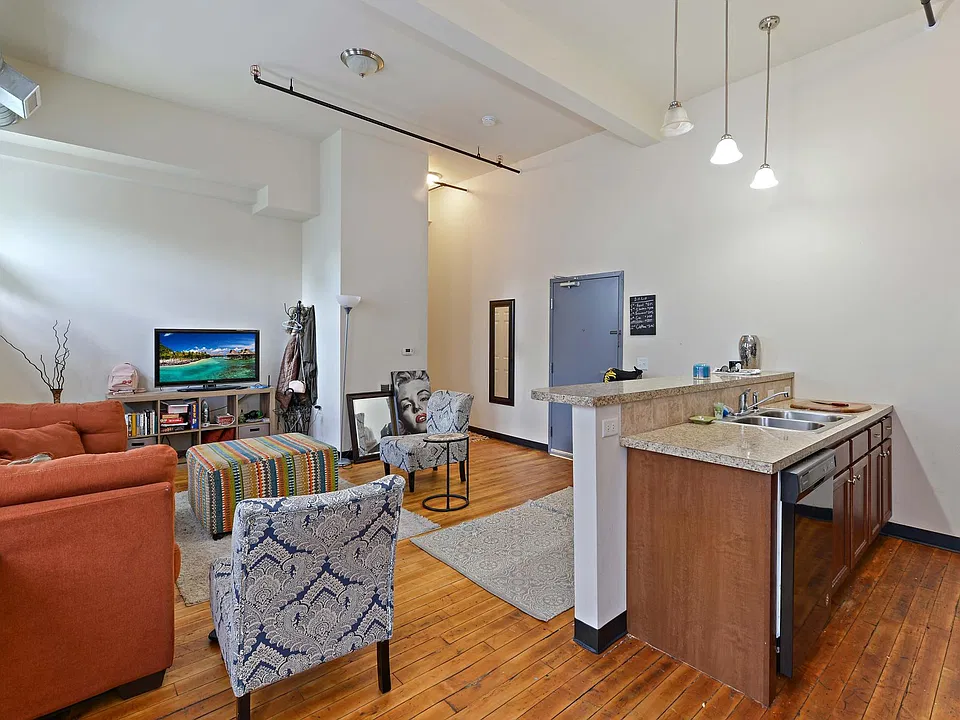 626 Columbia Ave #1C