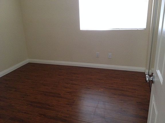 4th image of 3004 Astoria St