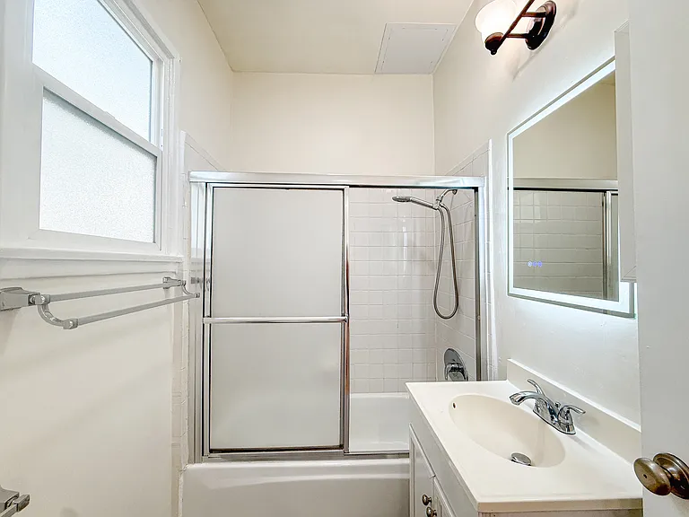 229 S Tower Dr #F — Photo 7