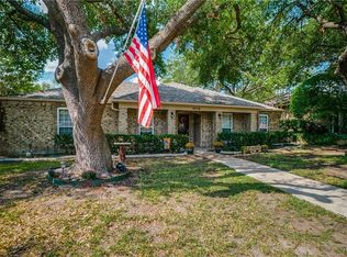 9038 Oakpath Ln, Dallas, TX 75243