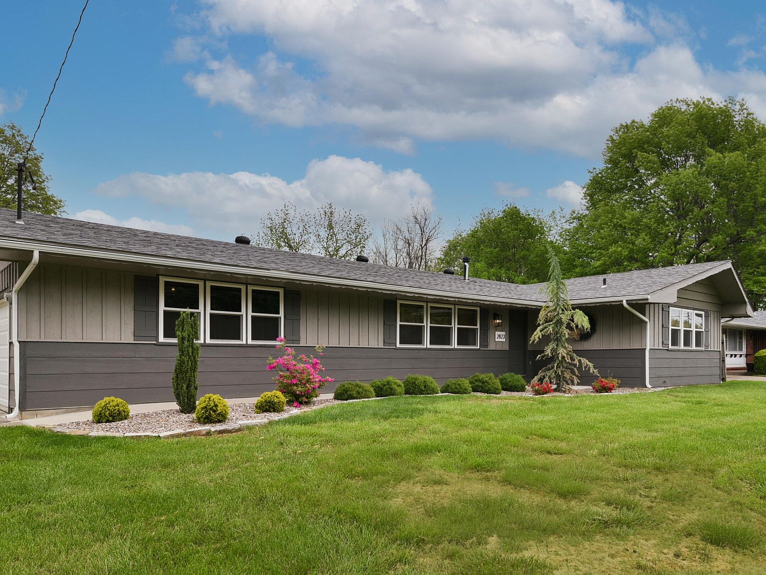 2823 E Catalpa Street, Springfield, MO 65804 | Zillow
