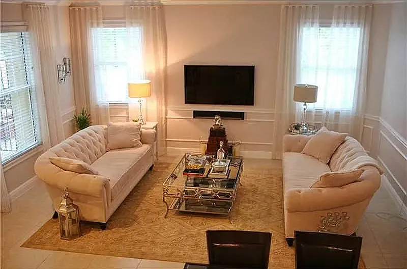 3 bed, 2241 sqft, $3,550 — Photo 3