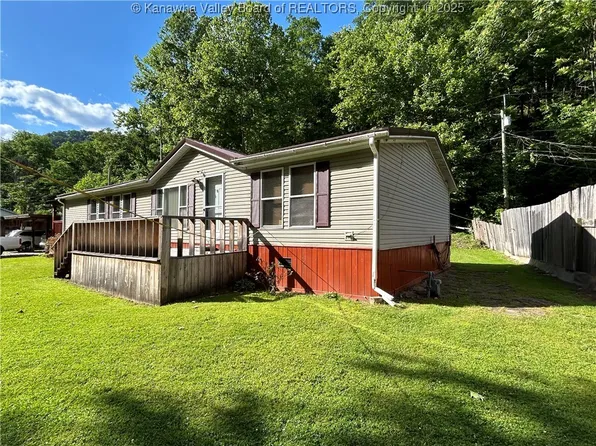 209 Caldwell Ln, Clothier, WV 25047