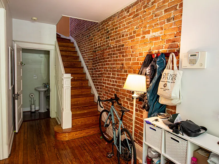 148 Adams St NW — Photo 35