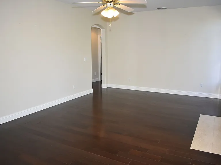 630 Rogers Cir — Photo 8