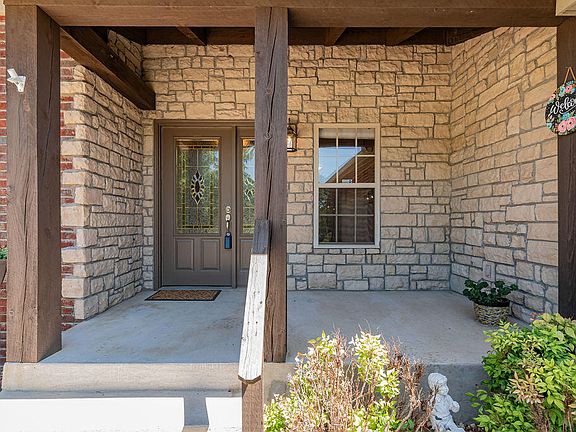 4th image of 367 Edgewater Estates