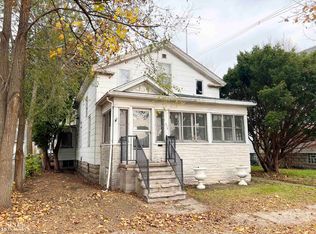 428 Pearl St, Marine City, MI 48039