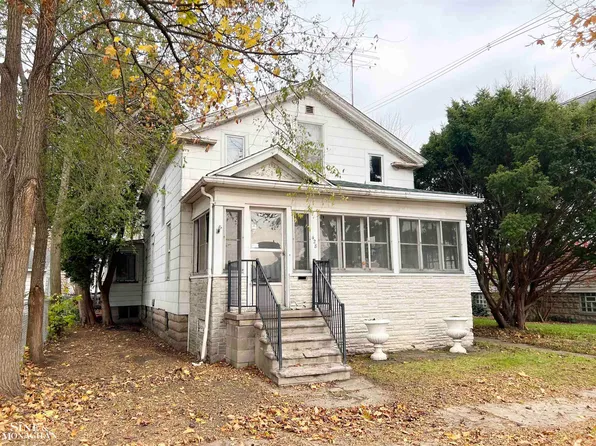 428 Pearl St, Marine City, MI 48039