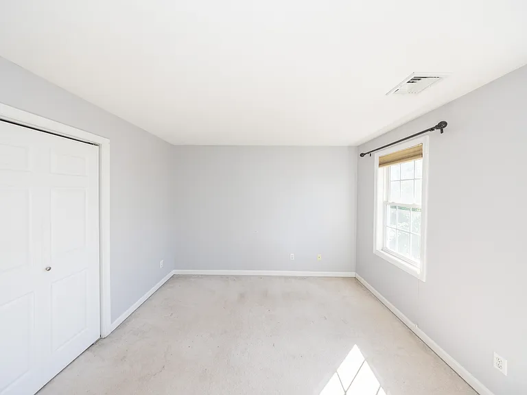 469 Walnut St — Photo 13