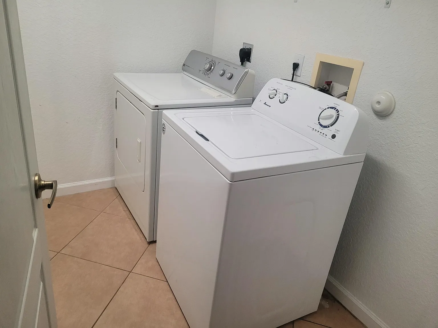 3 bed, 2.5 bath, 1748 sqft, $2,850 — Photo 4