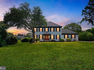 121 W Weymouth Rd, Vineland, NJ 08360