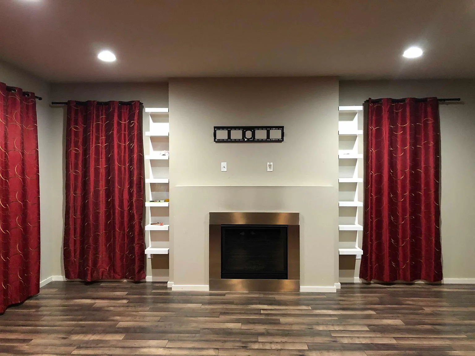 4 bed, 2.5 bath, 2663 sqft, $4,500 — Photo 4
