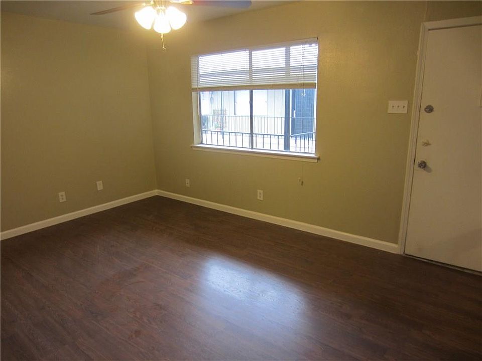 1st image of 2910 Throckmorton St APT 205