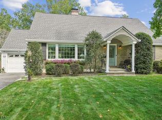 20 Baker Rd, Livingston, NJ 07039