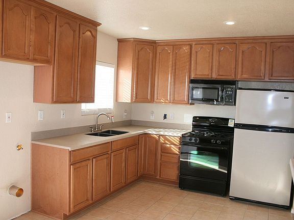 Kicthen - stand-up washer/dryer