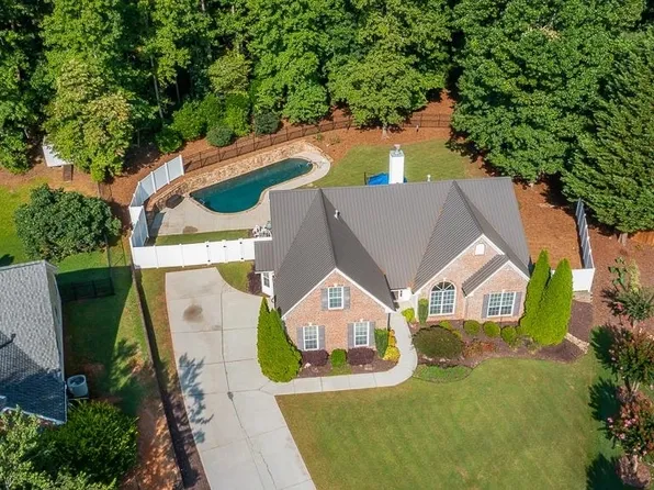 2815 Superior Dr, Dacula, GA 30019