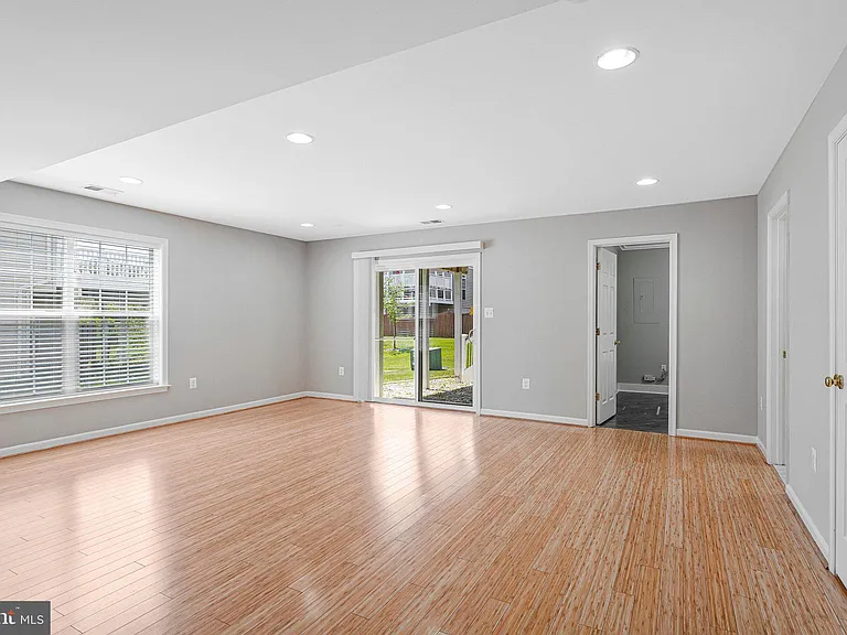 22247 Waterberry Ter — Photo 27