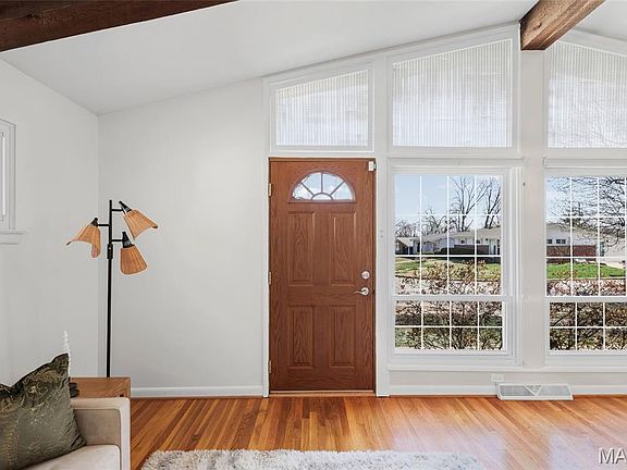 3rd image of 939 Oak Ridge Ave