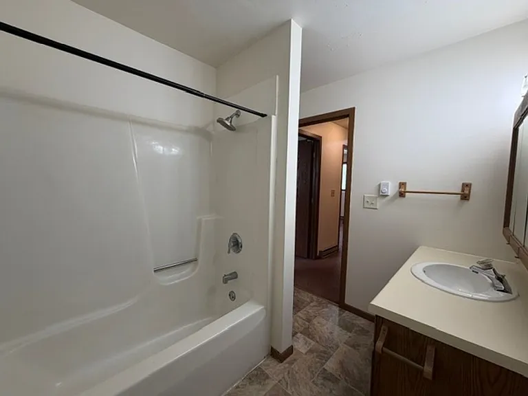 411 Germania St — Photo 14