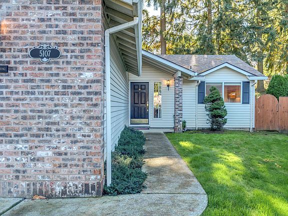 2nd image of 5107 NE 72nd Cir