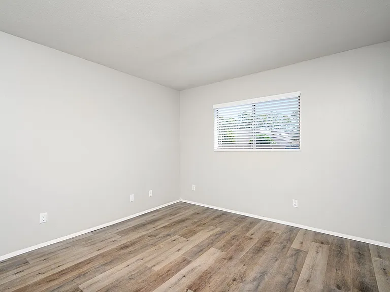 Shadow Glen Apartments IMMEDIATE MOVE INS — Photo 7