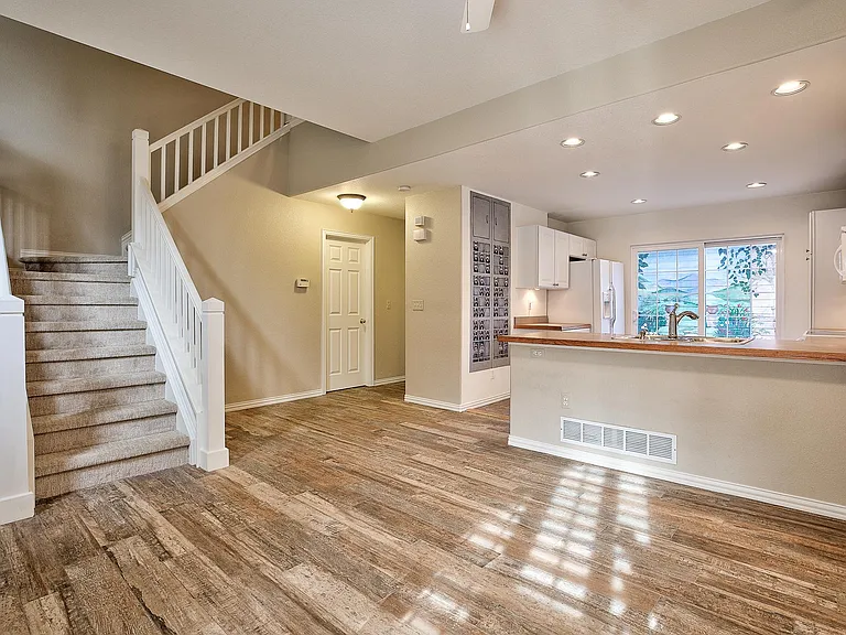8300 Fairmount Dr — Photo 3