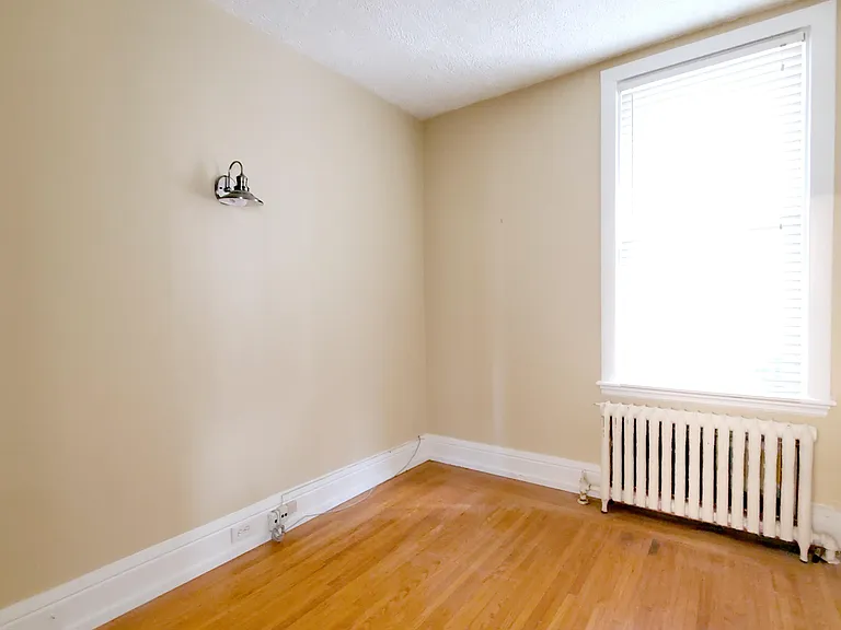 116 Fairholt Rd S #2 — Photo 16
