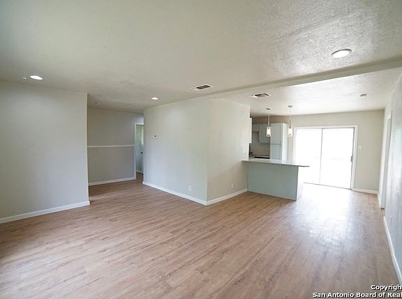 4th image of 4714 Kay Ann Dr