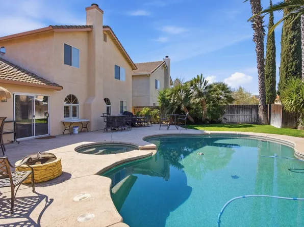 884 Kathy Ct, Los Banos, CA 93635