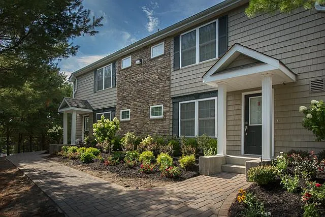 Fairfield Hills East at Farmingville — Photo 12