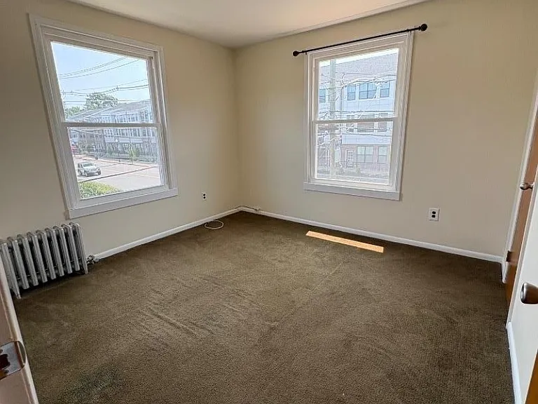 370 Main St — Photo 12
