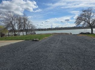 811 S Sycamore Ln, Moses Lake, WA 98837