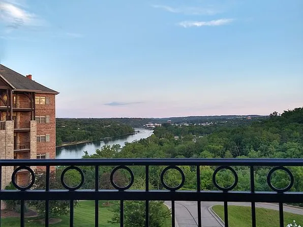 1310 Riverstone Dr, Branson, MO 65616