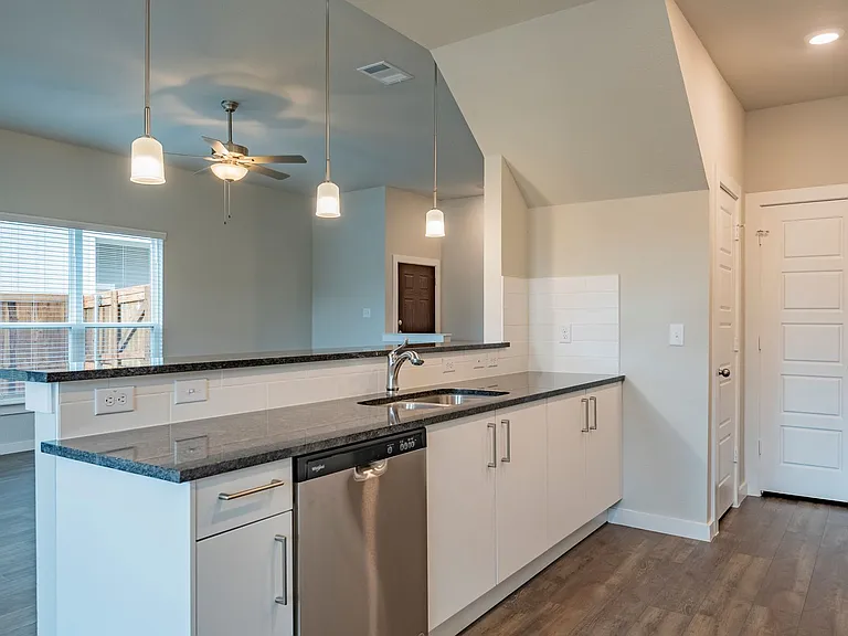 640 Wheatfield Dr — Photo 9