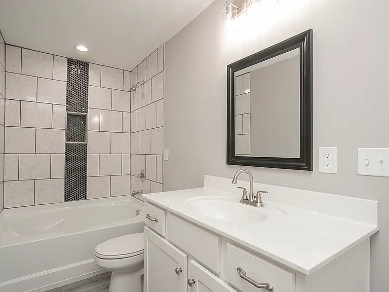 1229 Berwick Trl — Photo 35