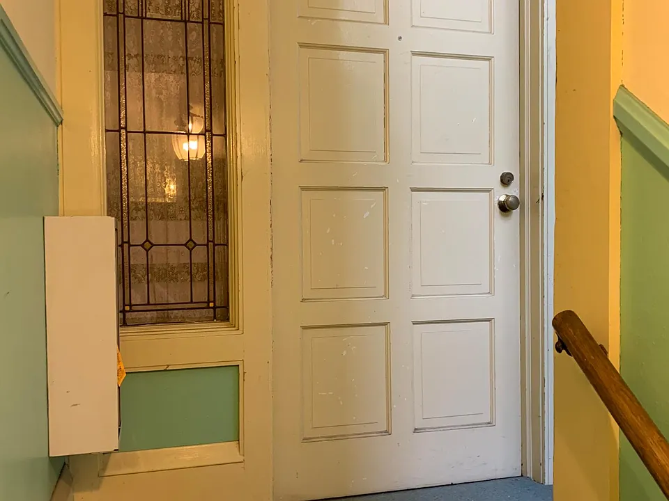 Interior entryway