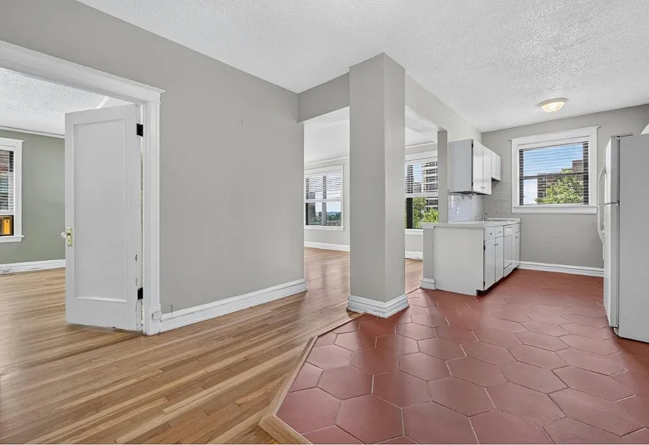 4515 Maryland Ave — Photo 2